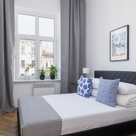 1-Bedroom Apartment - 65 Dluga Street 克拉科夫 外观 照片