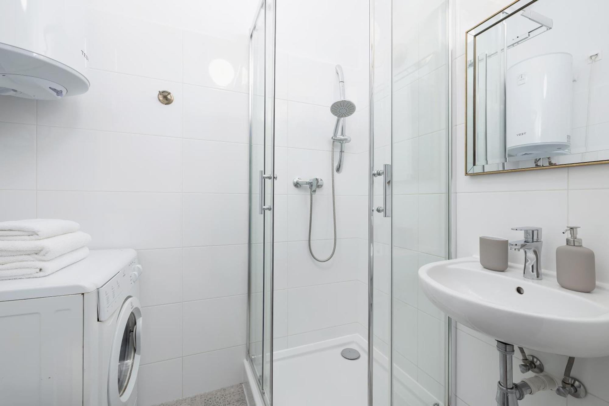 1-Bedroom Apartment - 65 Dluga Street 克拉科夫 外观 照片