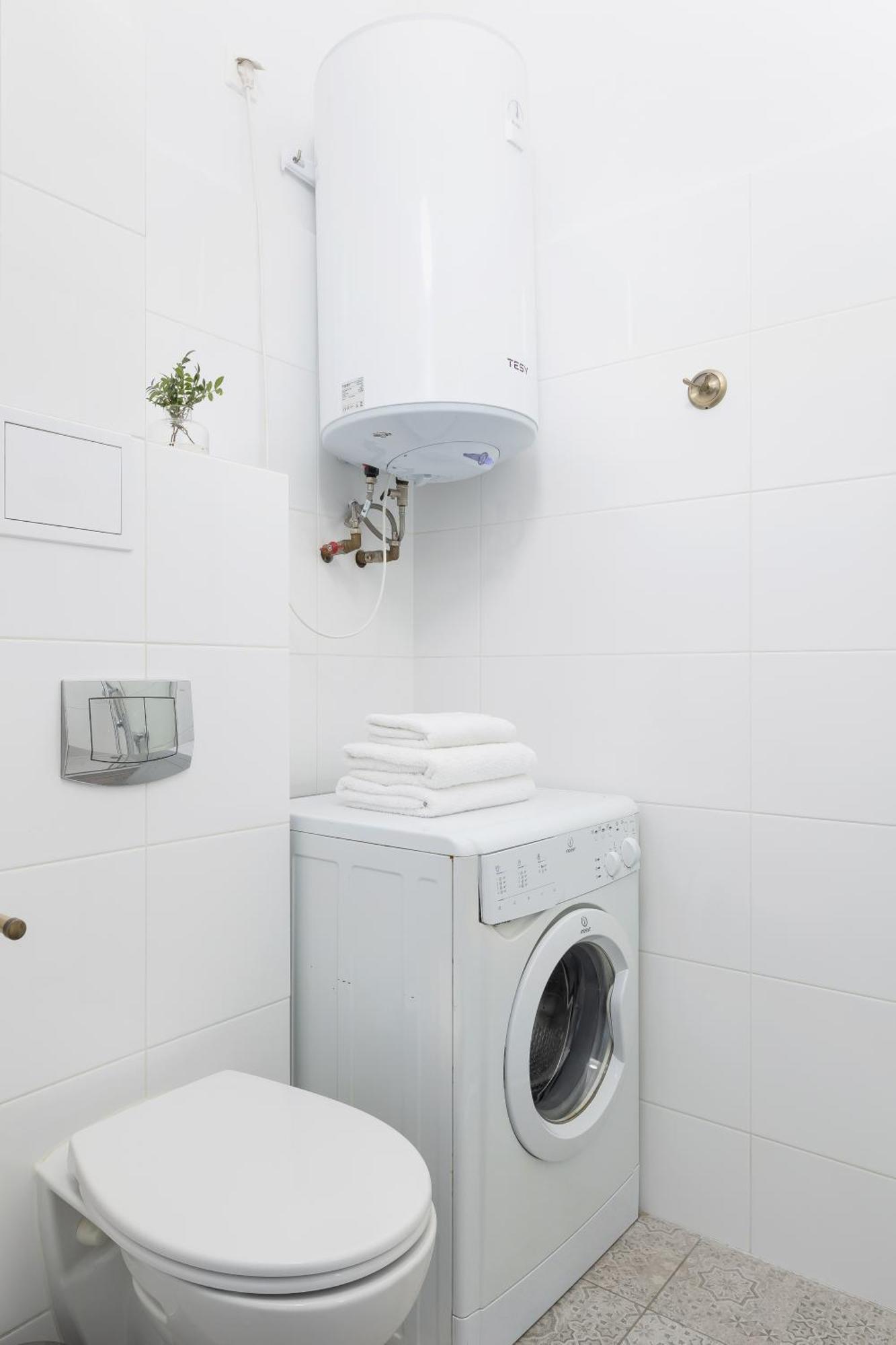 1-Bedroom Apartment - 65 Dluga Street 克拉科夫 外观 照片